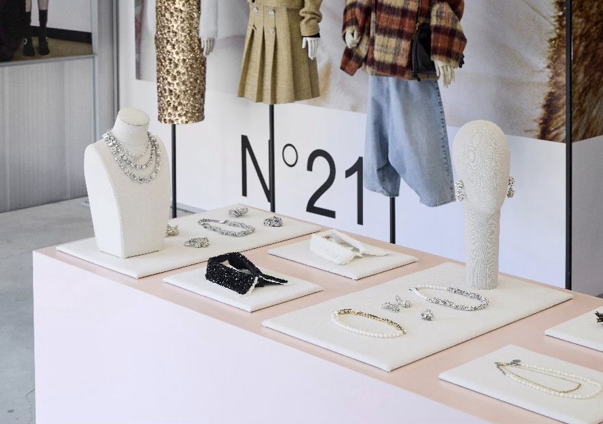 Press Presentation N21